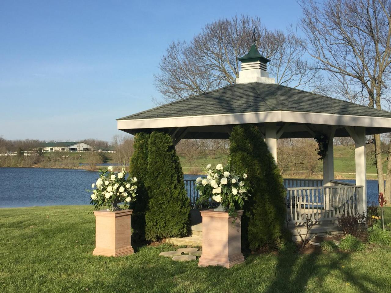 The B & B At Queenslake Midway Exterior foto